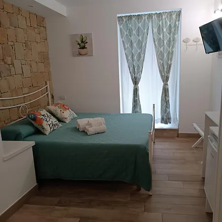 Oltremare Bed & Breakfast *