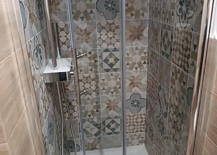 לינה וארוחת בוקר Oltremare 4*